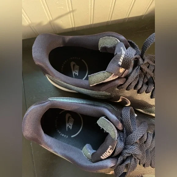 Nike Women's Vision Lows Size 11 Sneakers - Picture 4 of 10